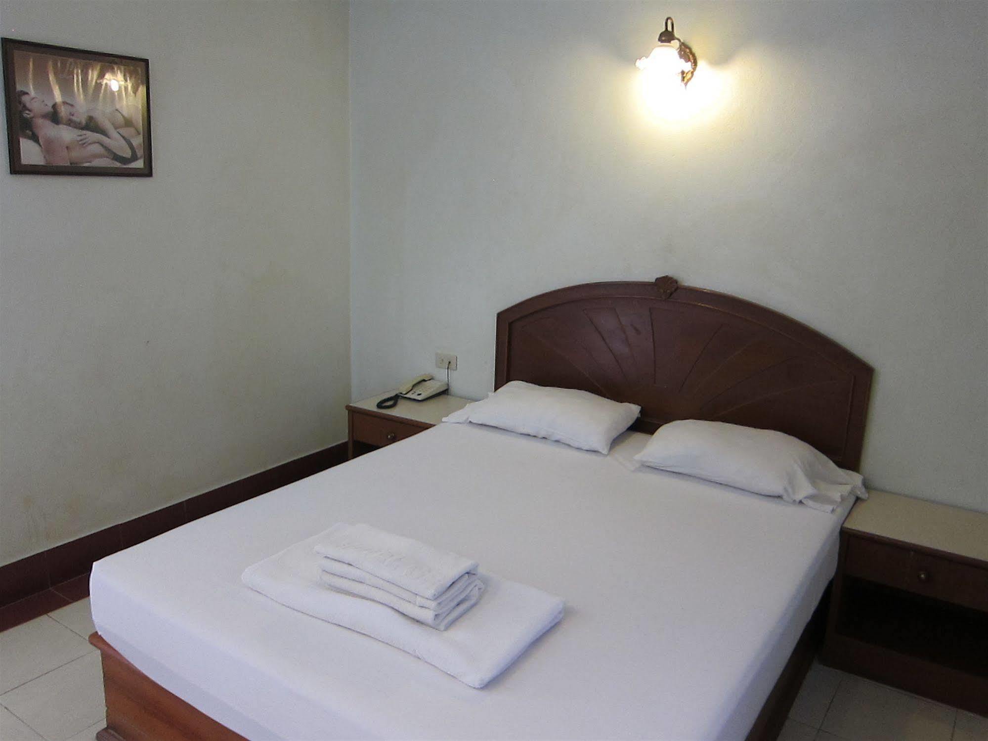 Oasis Resort Krabi town Esterno foto